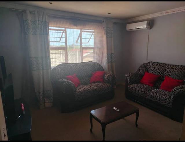 3 BEDROOM HOUSE FOR SALE IN CRAIGIEBURN